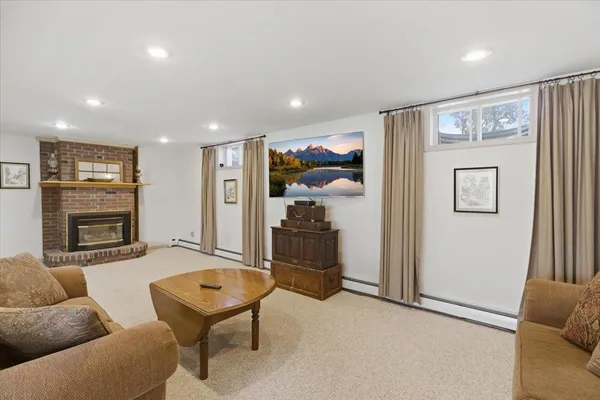 $525,000 | 4 Stonehedge Drive, Bennington, VT 05201