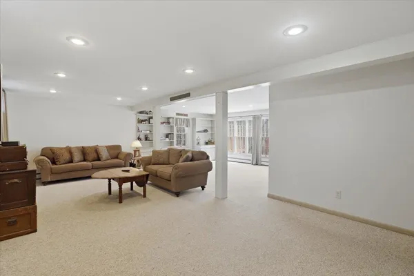 $525,000 | 4 Stonehedge Drive, Bennington, VT 05201