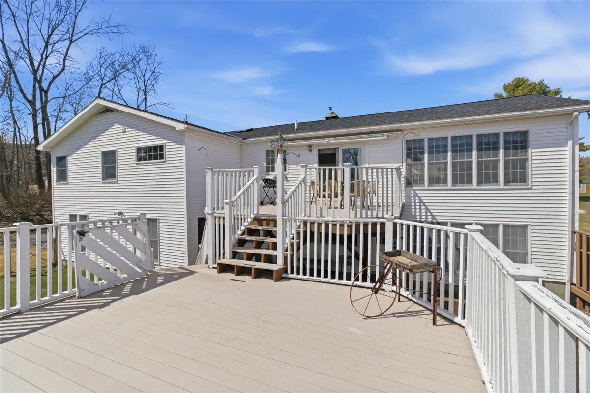 4 Stonehedge Drive Bennington, VT 05201 - Photo 5 of 37