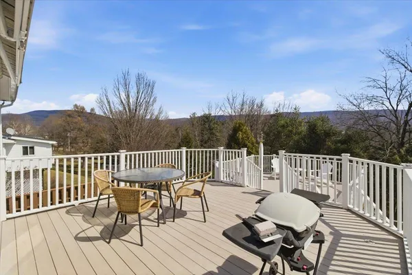 $525,000 | 4 Stonehedge Drive, Bennington, VT 05201