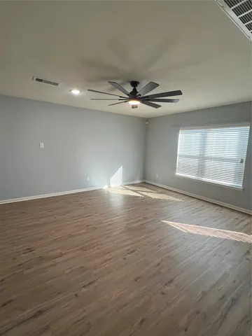 $2,000 | 5502 Rainbow Rd., Baytown, TX 77523