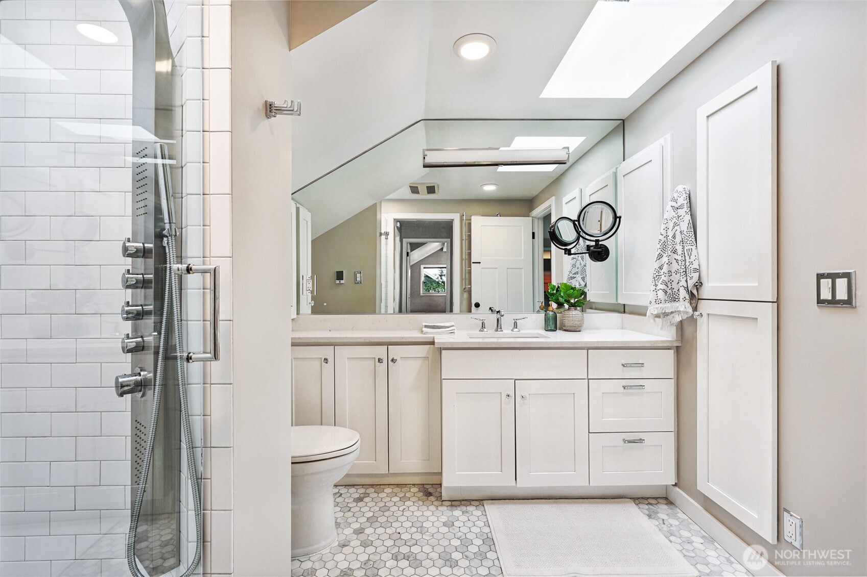 4634 Southwest Frontenac Street Seattle, WA 98136 - Photo 22 of 39