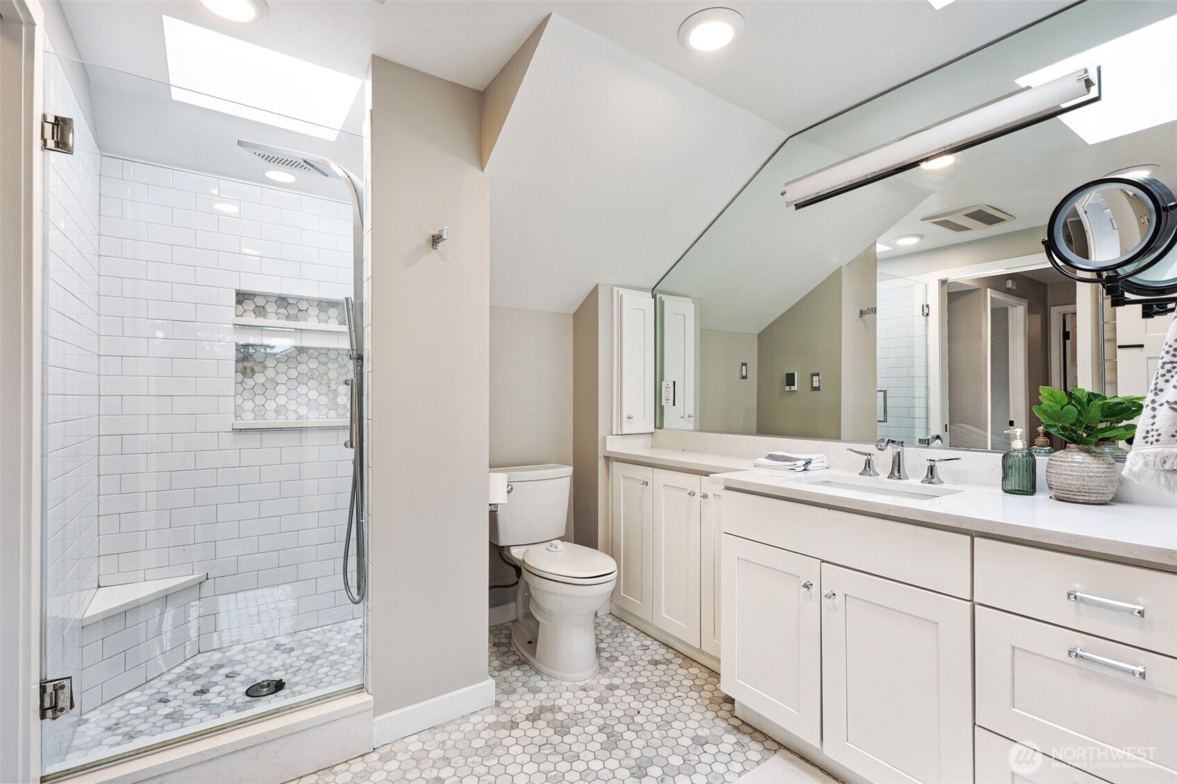 4634 Southwest Frontenac Street Seattle, WA 98136 - Photo 23 of 39