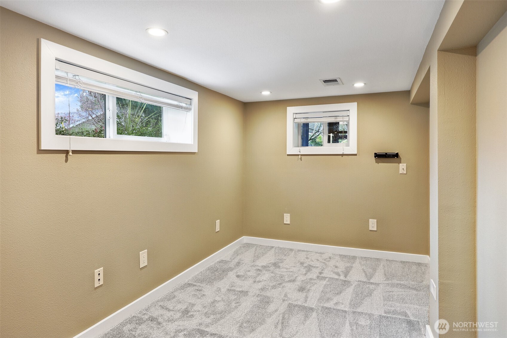 4634 Southwest Frontenac Street Seattle, WA 98136 - Photo 28 of 39