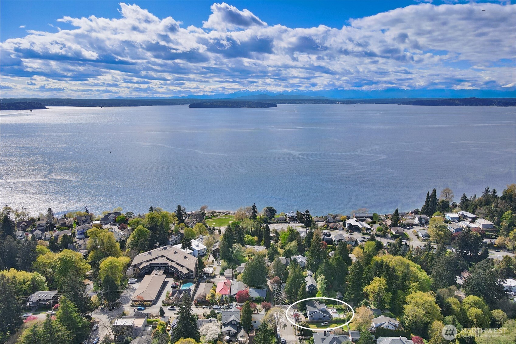 4634 Southwest Frontenac Street Seattle, WA 98136 - Photo 38 of 39