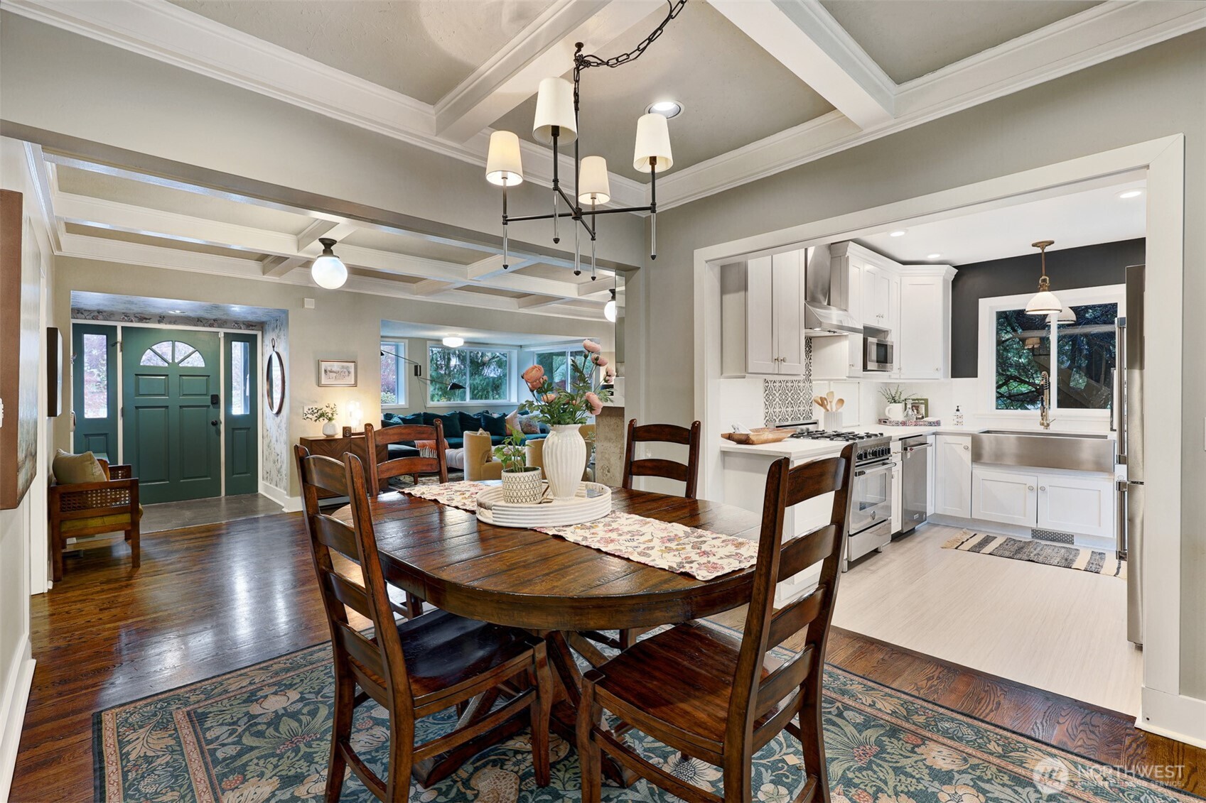 4634 Southwest Frontenac Street Seattle, WA 98136 - Photo 6 of 39