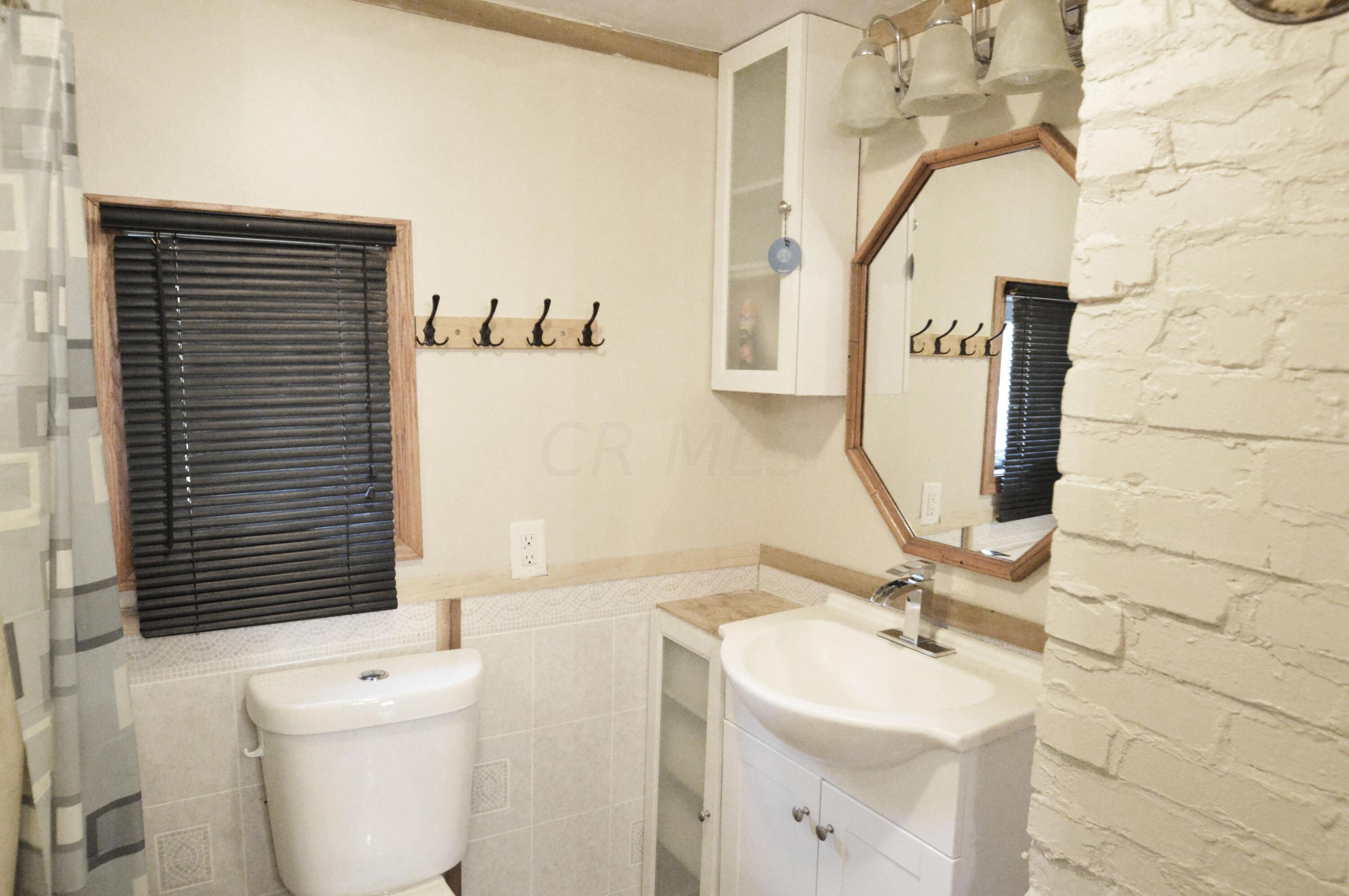 3347 Dover Road Columbus, OH 43204 - Photo 23 of 46 Bathroom 2