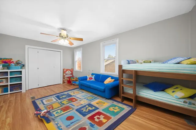 $2,350 | 2623 96th Place, Evergreen Park, IL 60805