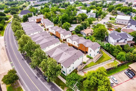 $600,000 | 1931 East 38th 1/2 Street, Unit 62, Austin, TX 78723
