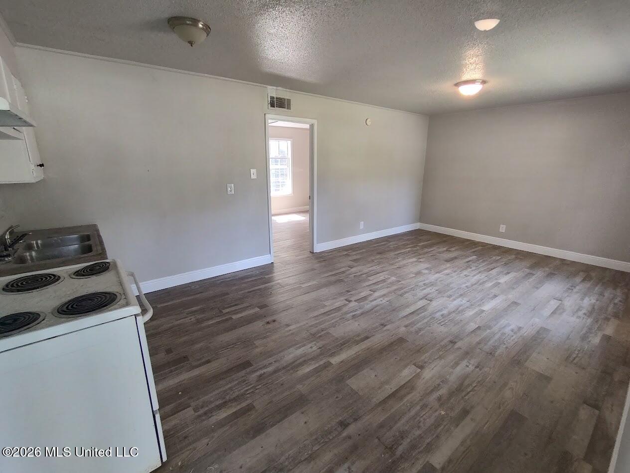 6418 Walnut Street, Unit 2 Moss Point, MS 39563 - Photo 4 of 7 IMG_20260922_131048030_HDR