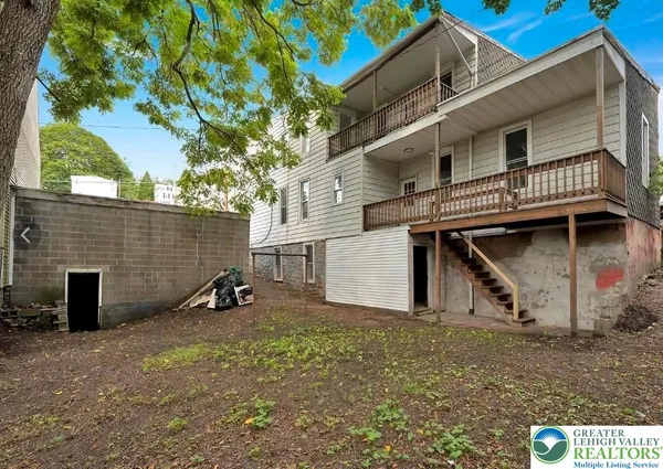 $1,300 | 533 East Market Street, Unit 2, Pottsville, PA 17901