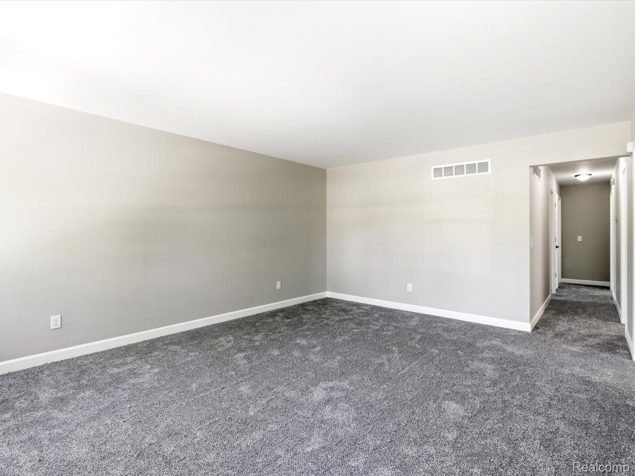2971 Beach Road Port Huron, MI 48060 - Photo 8 of 29 06-2971 Beach Rd (6).jpg