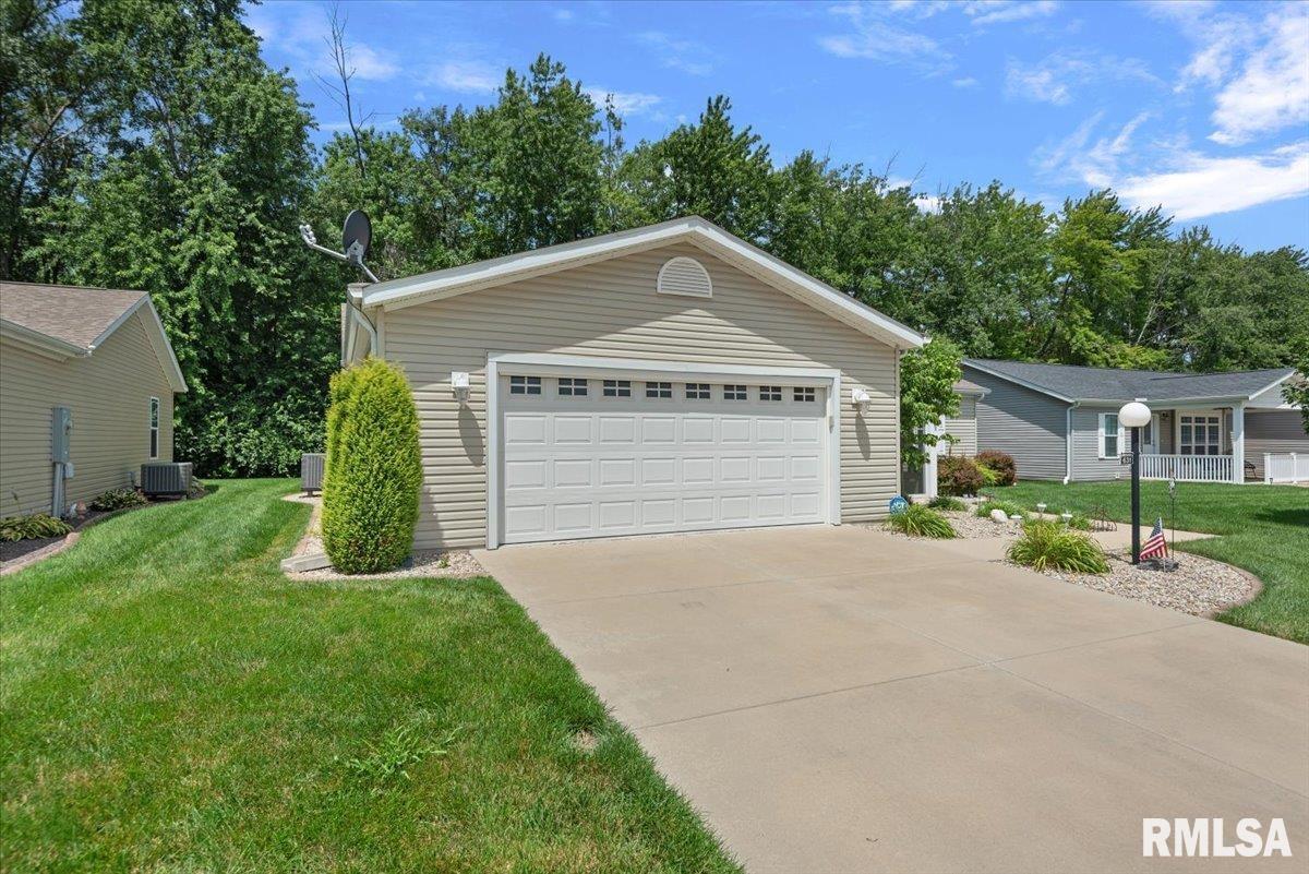 2800 Vía Rosso, Unit 631 Springfield, IL 62703 - Photo 3 of 39