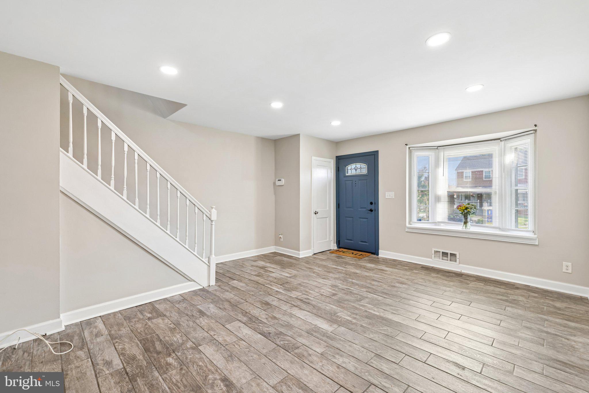 335 Torner Road Baltimore, MD 21221 - Photo 4 of 25 Bright and inviting entryway space.