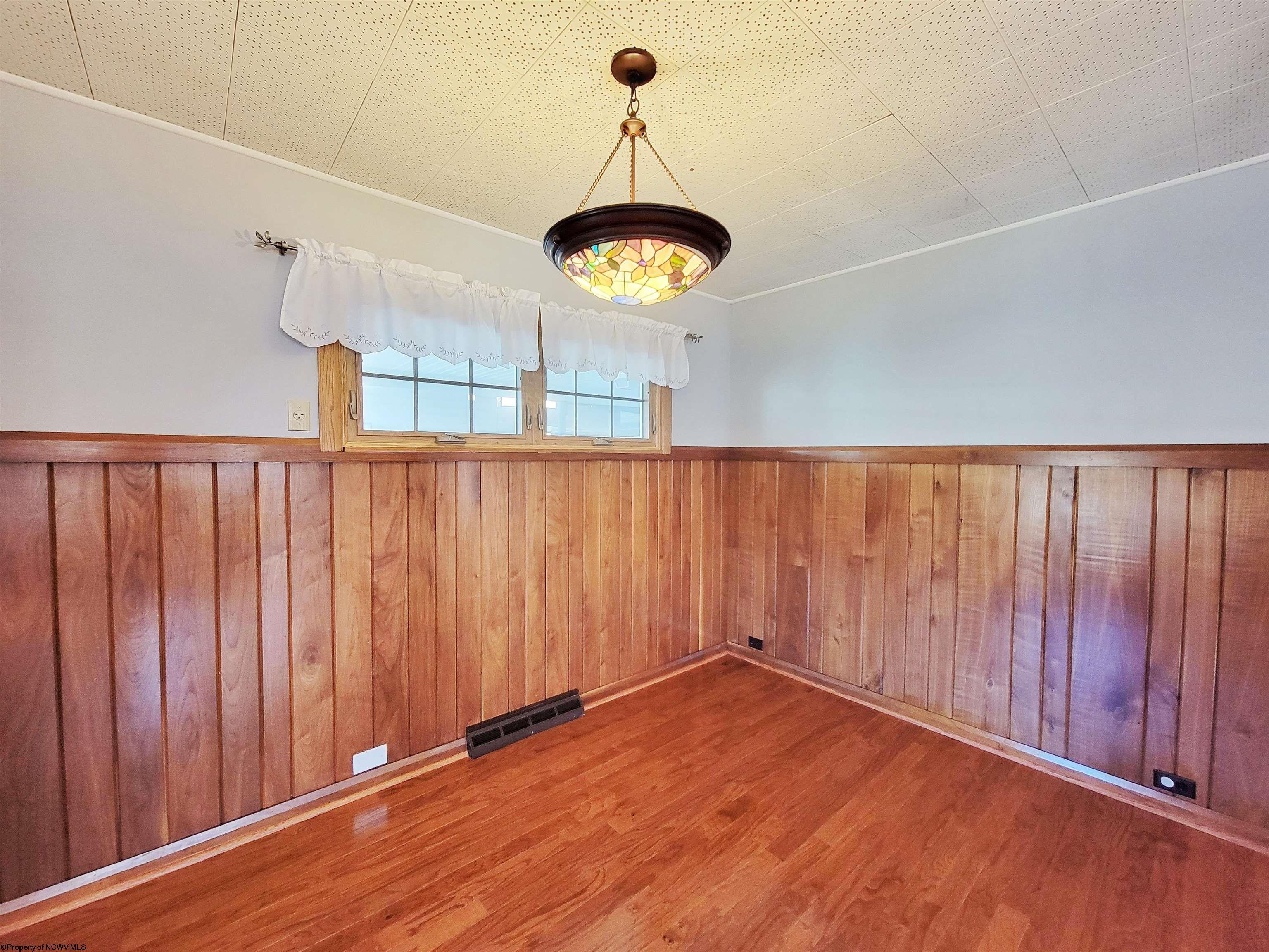 1238 Maple Lake Road Bridgeport, WV 26330 - Photo 4 of 18 Gallery Image 4