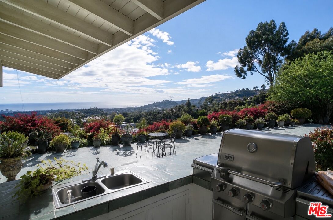 12250 Canna Road Los Angeles, CA 90049 - Photo 8 of 9