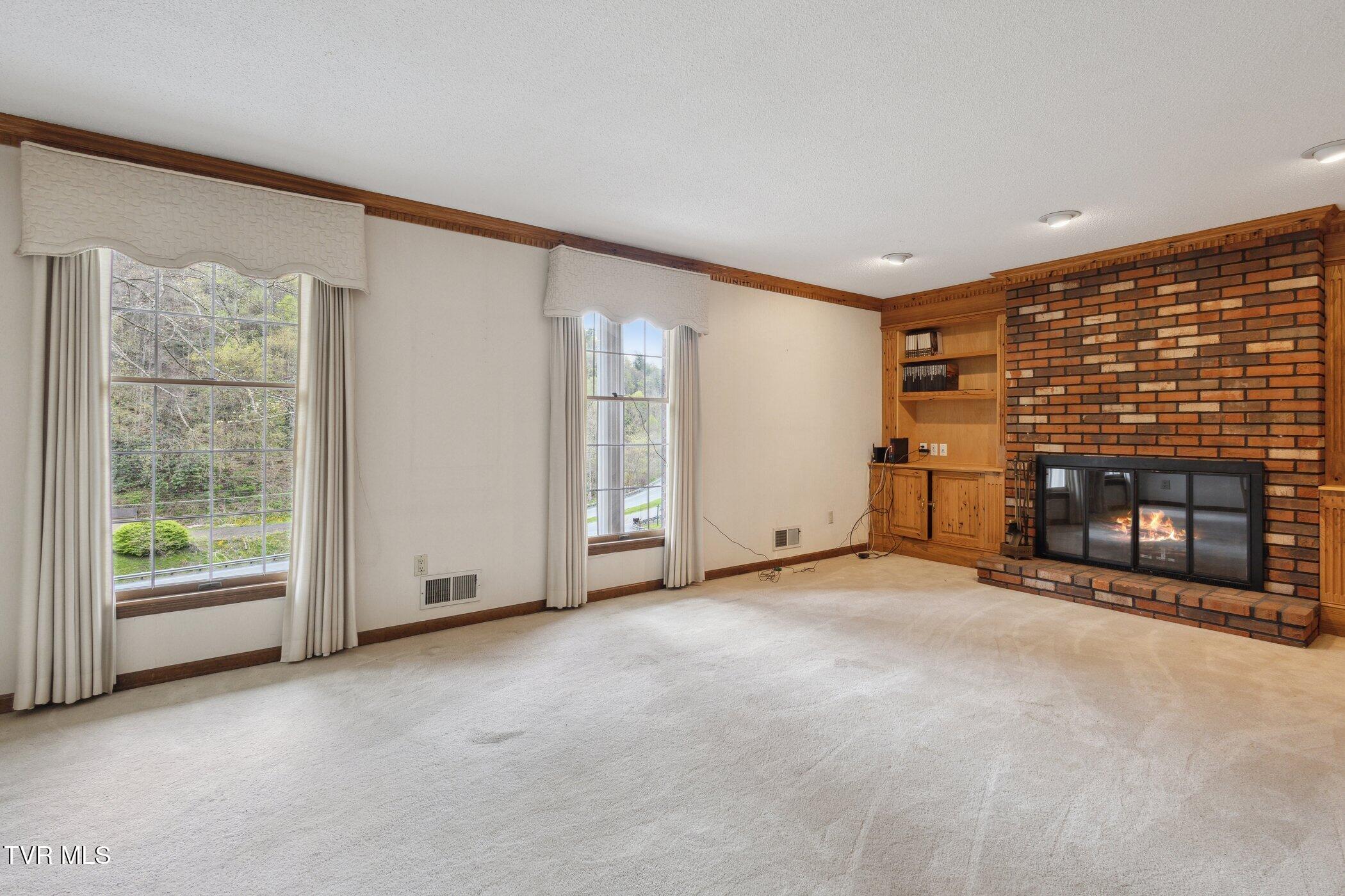 5268 Riverside Drive Raven, VA 24639 - Photo 12 of 48 5268-Riverside-Dr-Raven-VA-24639-WindowS