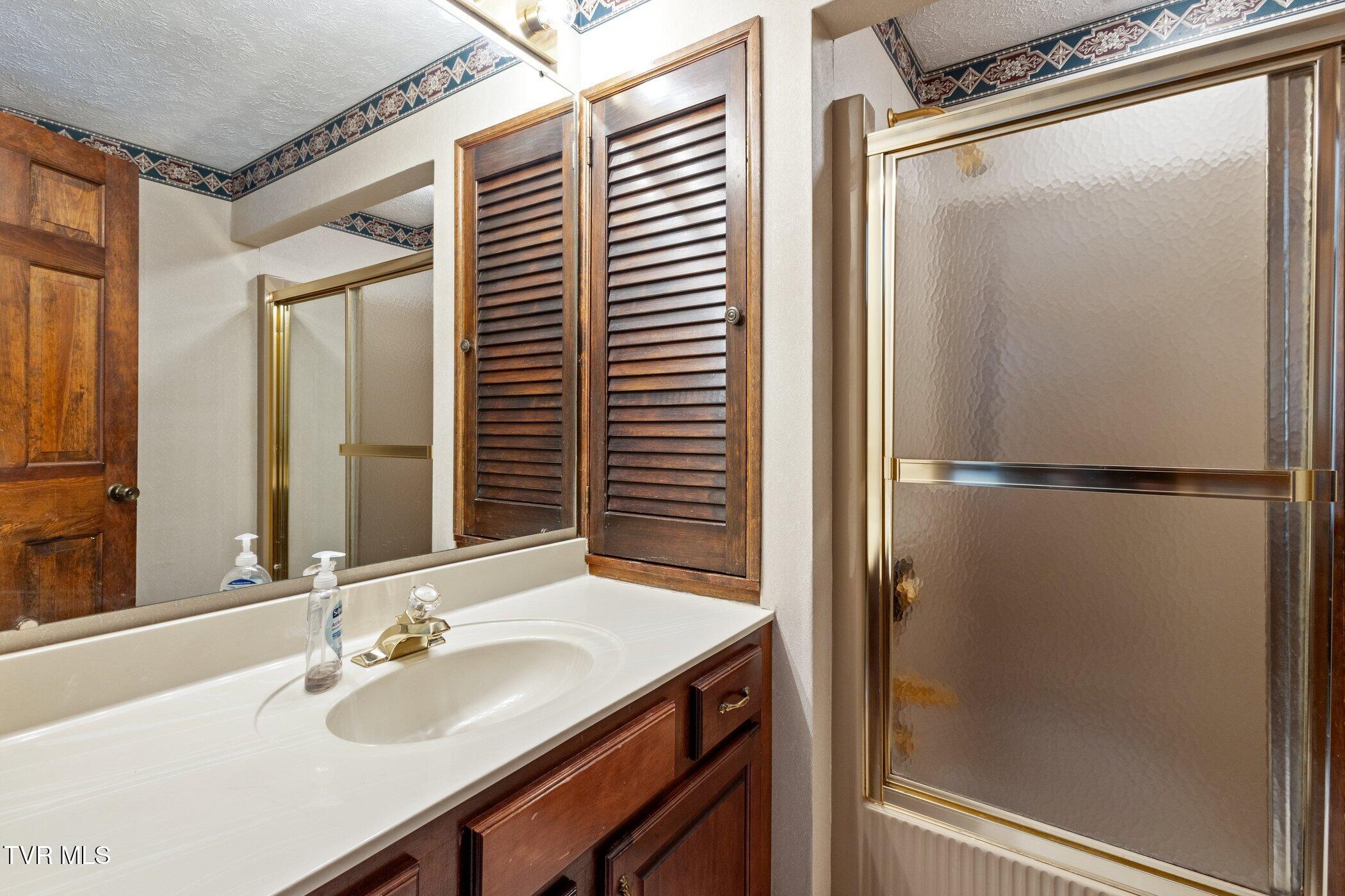 5268 Riverside Drive Raven, VA 24639 - Photo 37 of 48 5268-Riverside-Dr-Raven-VA-24639-WindowS