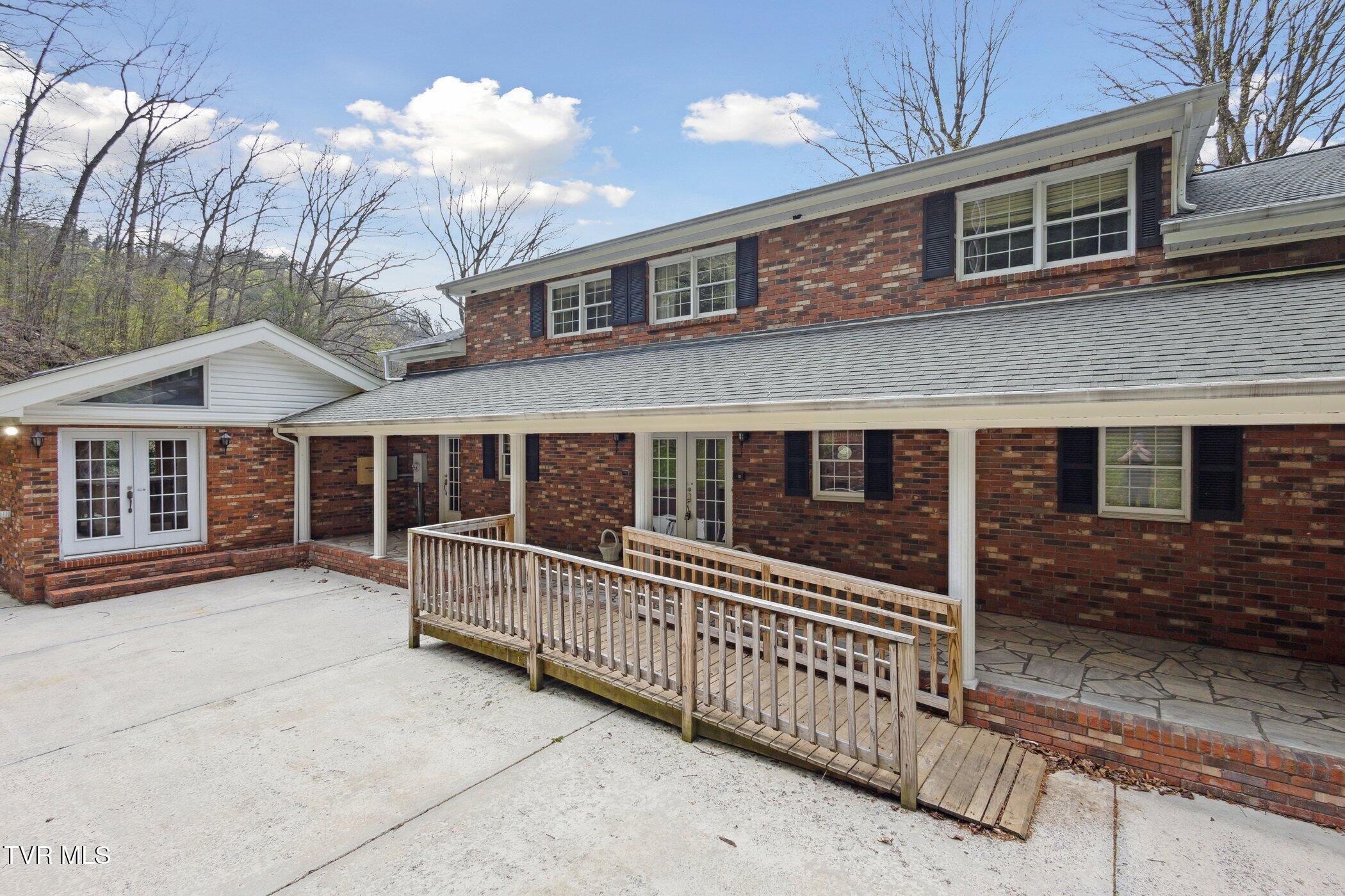 5268 Riverside Drive Raven, VA 24639 - Photo 5 of 48 5268-Riverside-Dr-Raven-VA-24639-WindowS