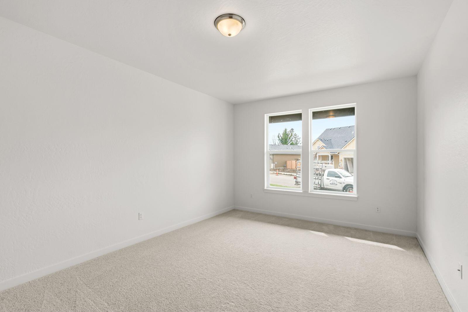 1159 Pumpkin Ridge, Unit 323 Eagle Point, OR 97524 - Photo 22 of 37