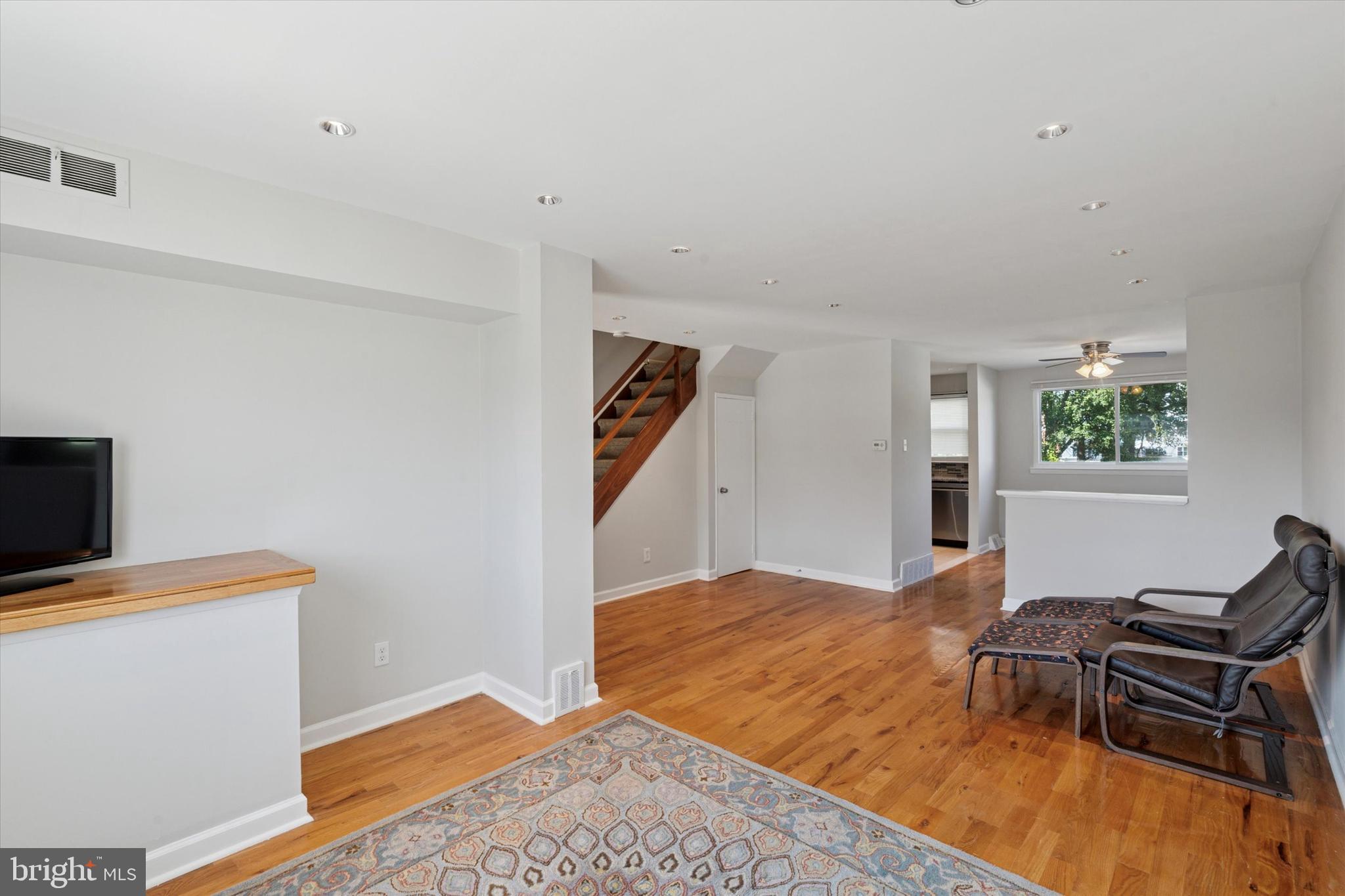 12218 Aster Road Philadelphia, PA 19154 - Photo 8 of 25 a workspace with furniture and window