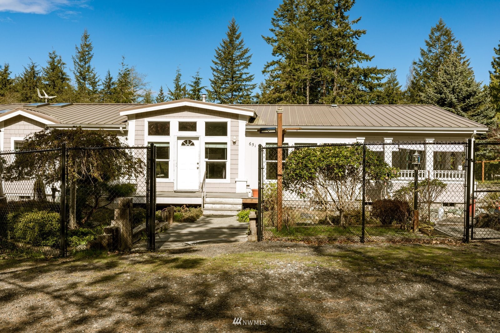 651 Pilchuck Road Greenbank, WA 98253 - Photo 5 of 40 Gallery Image 5