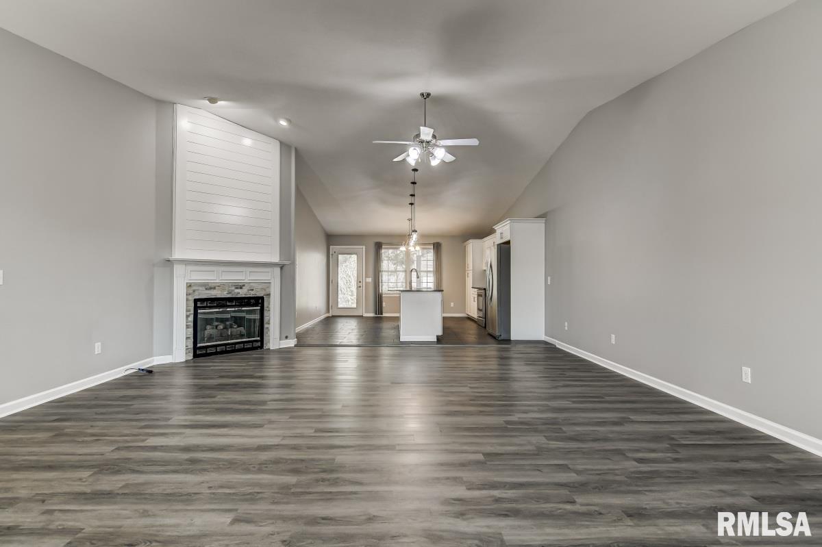 7100 Preston Drive Springfield, IL 62711 - Photo 3 of 33