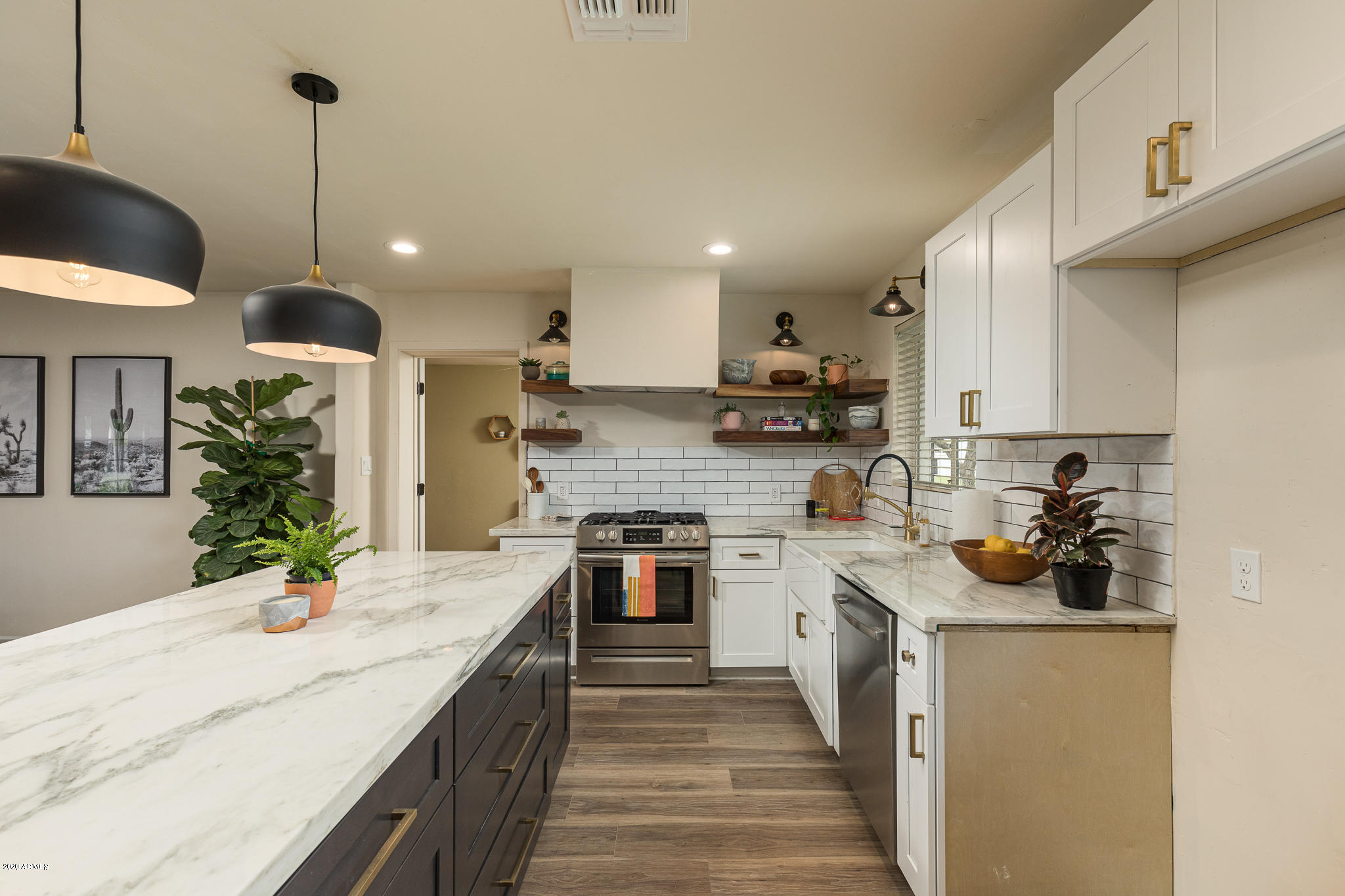 901 East Rovey Avenue Phoenix, AZ 85014 - Photo 6 of 28 High-end kitchen remodel