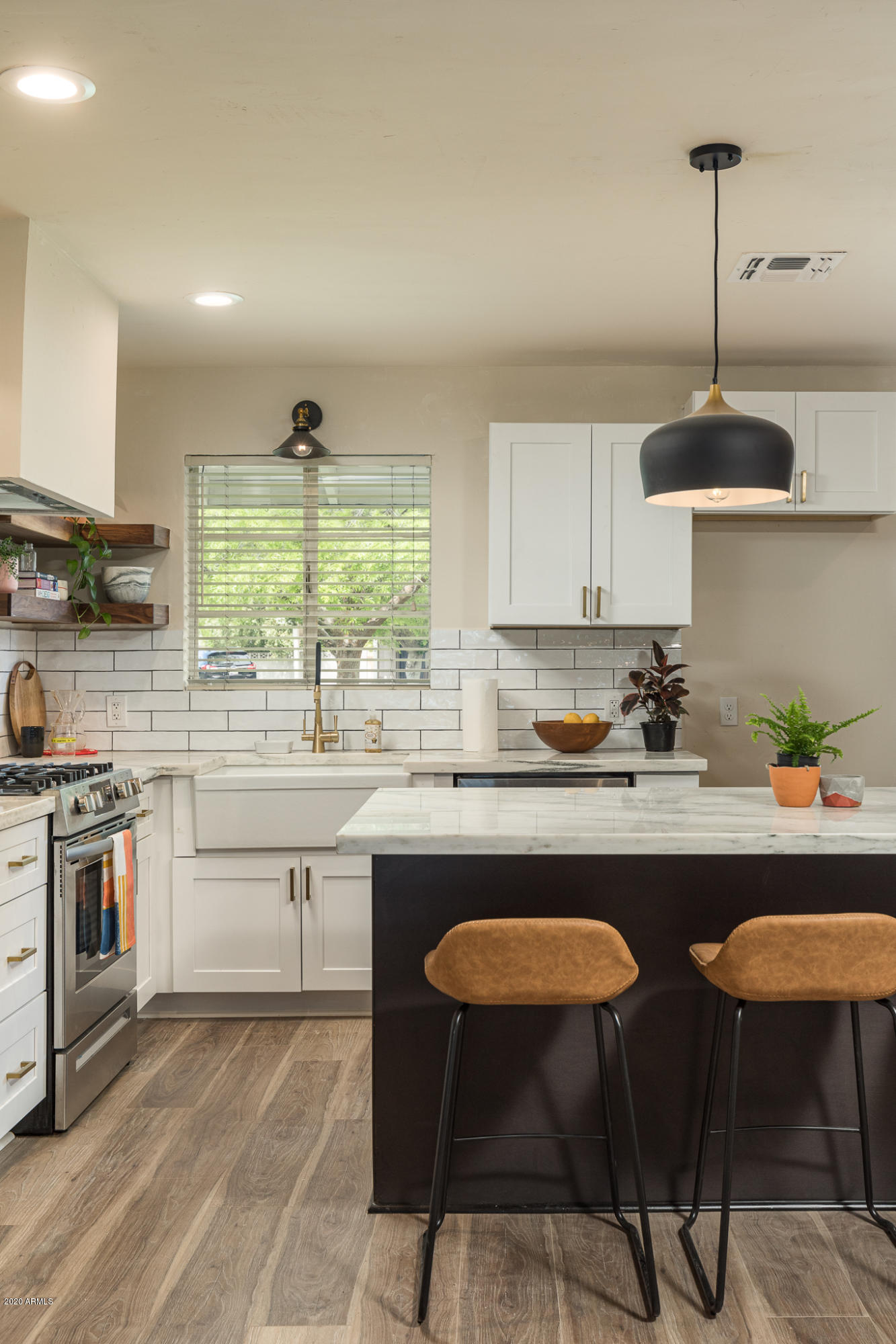 901 East Rovey Avenue Phoenix, AZ 85014 - Photo 7 of 28 Designer finishes throughout