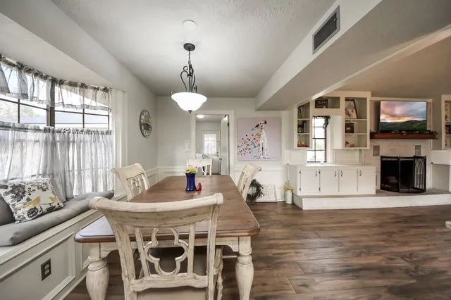 $560,000 | 427 Sikes Road, Bellville, TX 77418