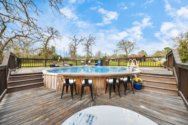 $560,000 | 427 Sikes Road, Bellville, TX 77418