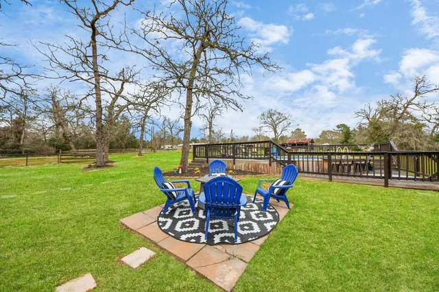 $560,000 | 427 Sikes Road, Bellville, TX 77418