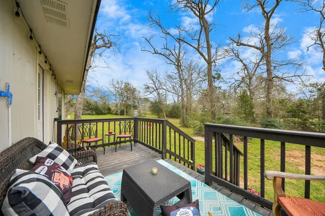 $560,000 | 427 Sikes Road, Bellville, TX 77418