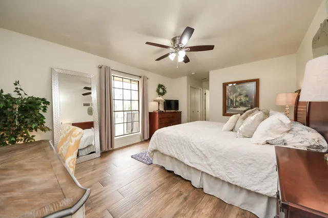 $560,000 | 427 Sikes Road, Bellville, TX 77418