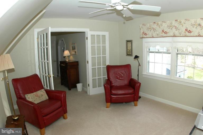 508 Post Oak Road Annapolis, MD 21401 - Photo 22 of 30 Sitting Room