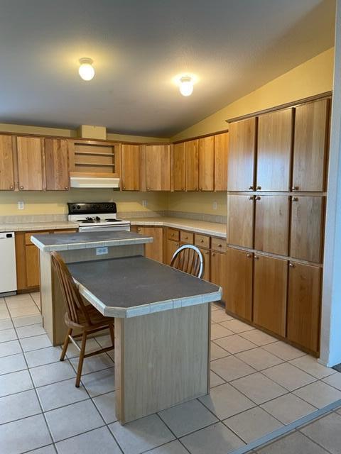 15295 Southwest Twin Lakes Ranch Road Powell Butte, OR 97753 - Photo 5 of 21 Abell kitchen 6