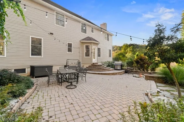 $815,000 | 14 Sabine Lane, Franklin, NJ 07416