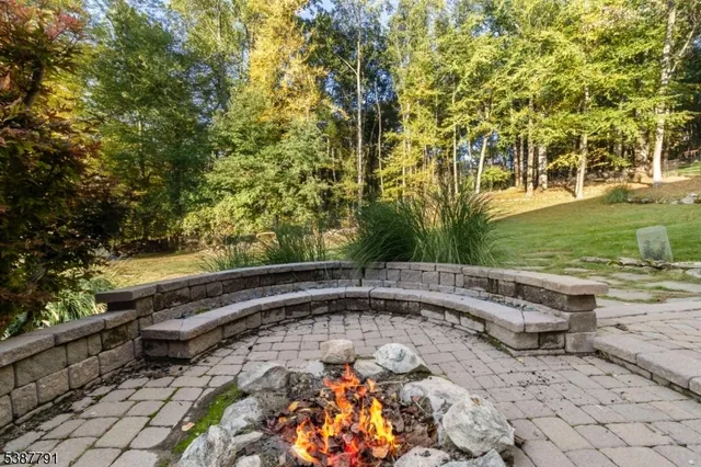 $815,000 | 14 Sabine Lane, Franklin, NJ 07416