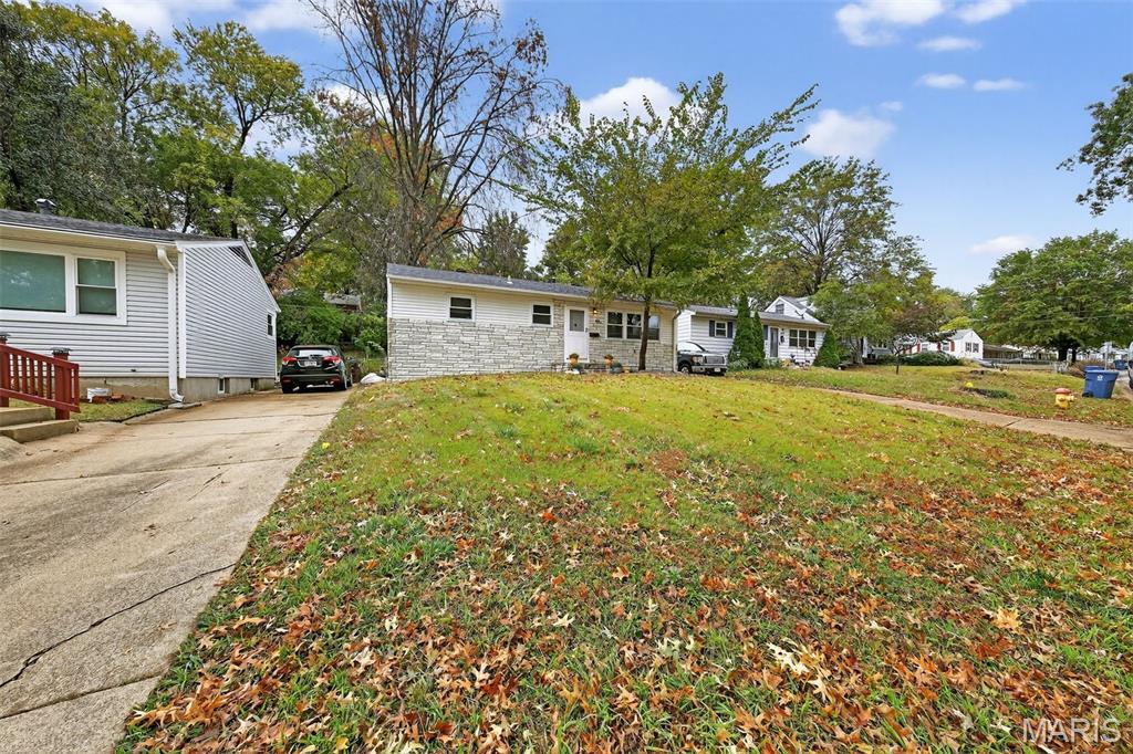 405 Teston Drive Ferguson, MO 63135 - Photo 2 of 28