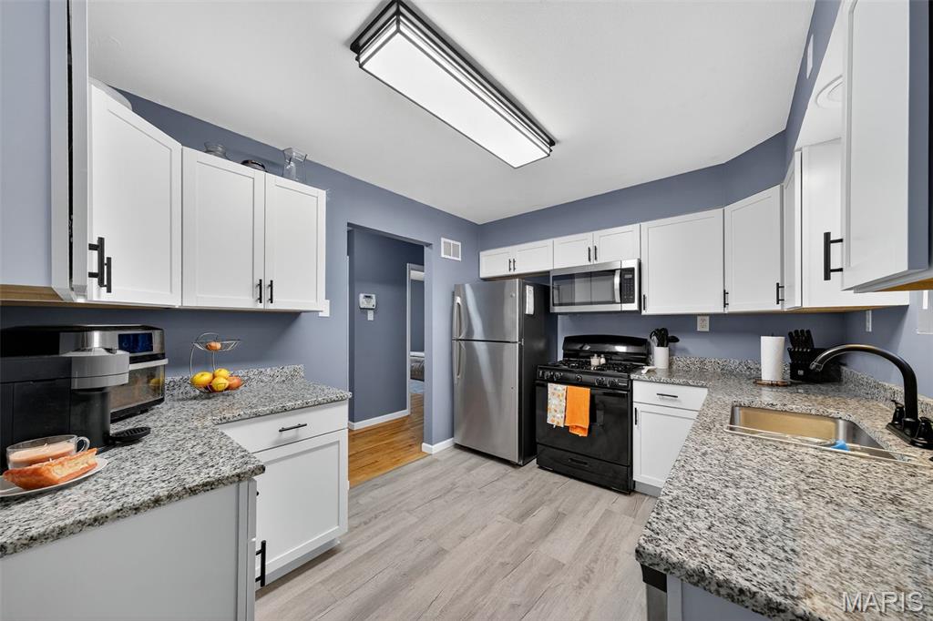 405 Teston Drive Ferguson, MO 63135 - Photo 9 of 28