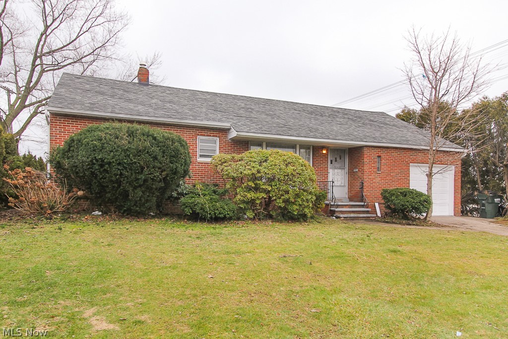 4012 Verona Road Cleveland, OH 44121 - Photo 2 of 35