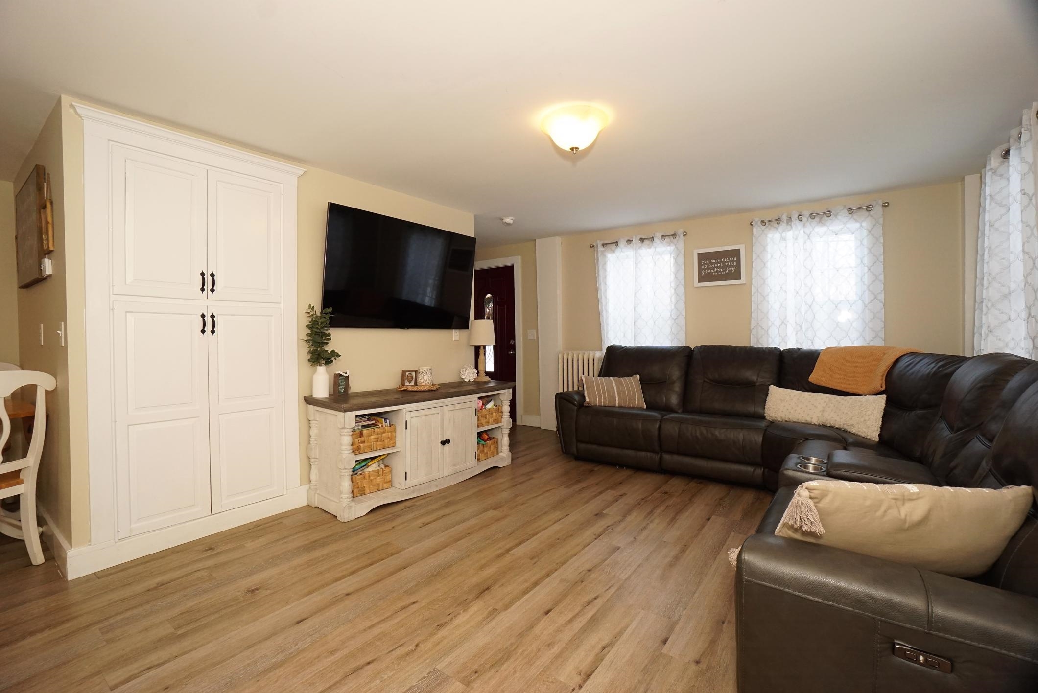 61 Nottingham Road Deerfield, NH 03037 - Photo 7 of 40 Gallery Image 7