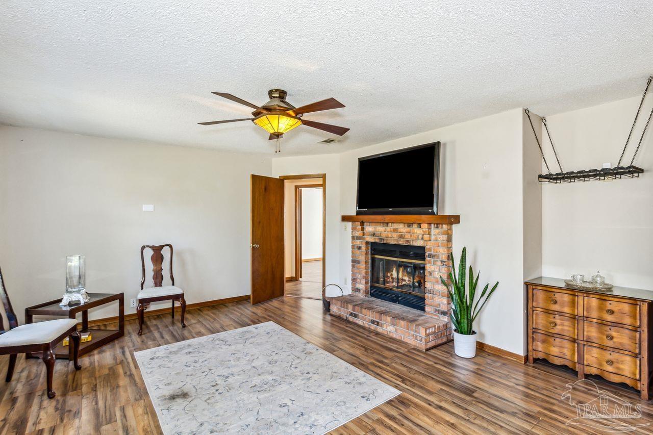 4747 Easter Street Pace, FL 32571 - Photo 6 of 27