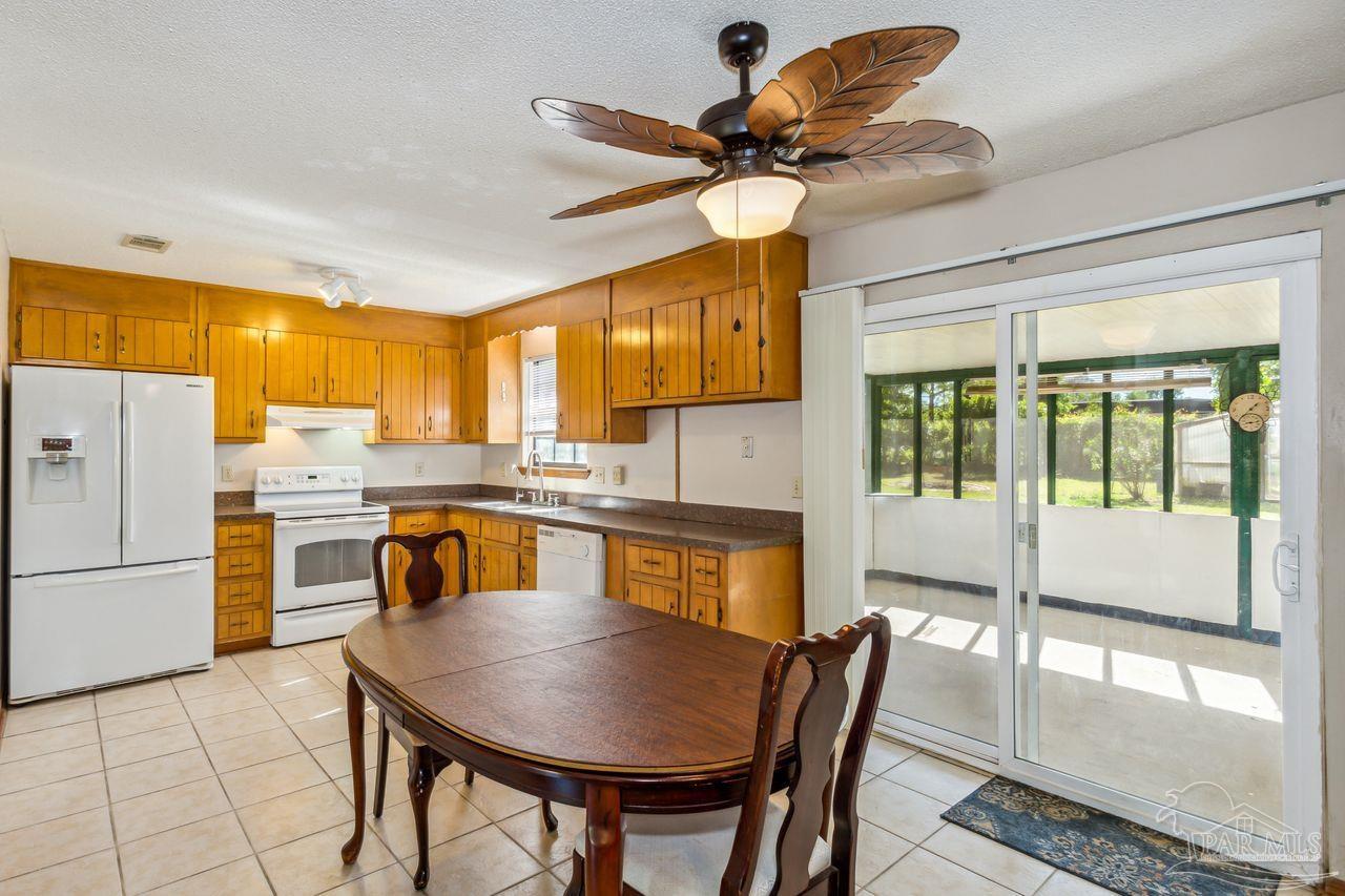 4747 Easter Street Pace, FL 32571 - Photo 8 of 27