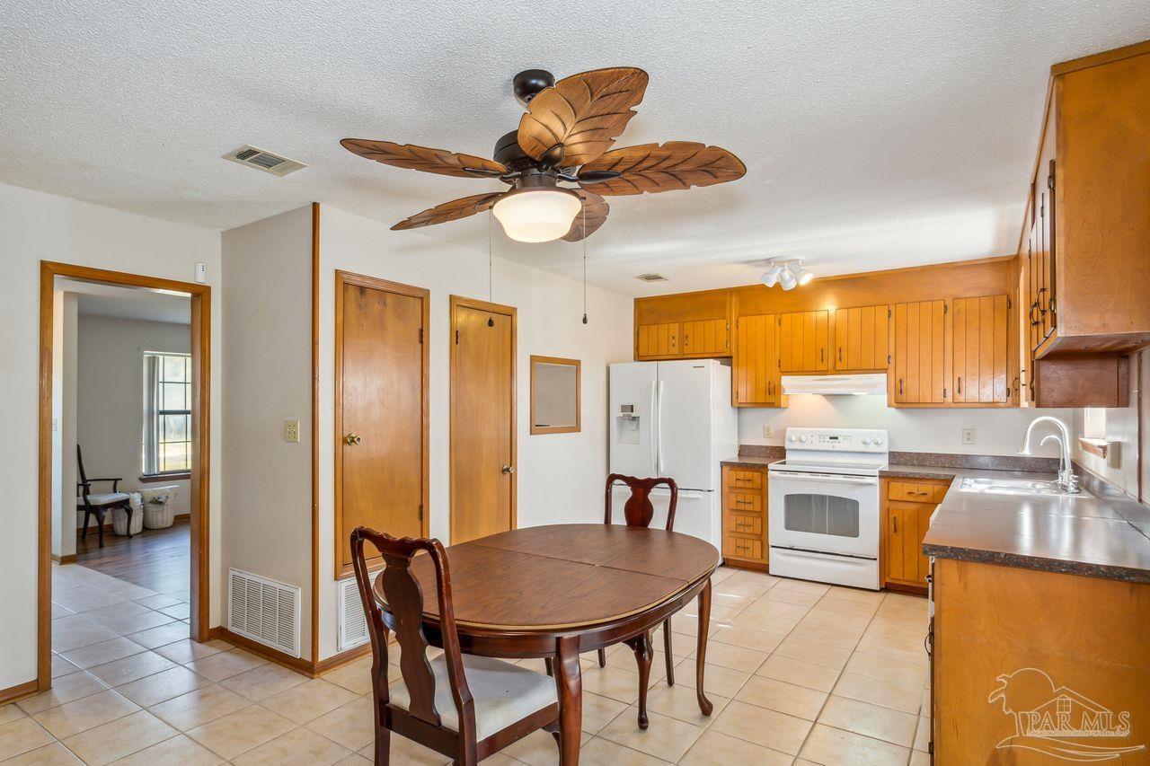 4747 Easter Street Pace, FL 32571 - Photo 10 of 27