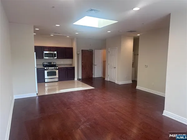 $2,900 | 45 Emerson Plaza West, Emerson, NJ 07630