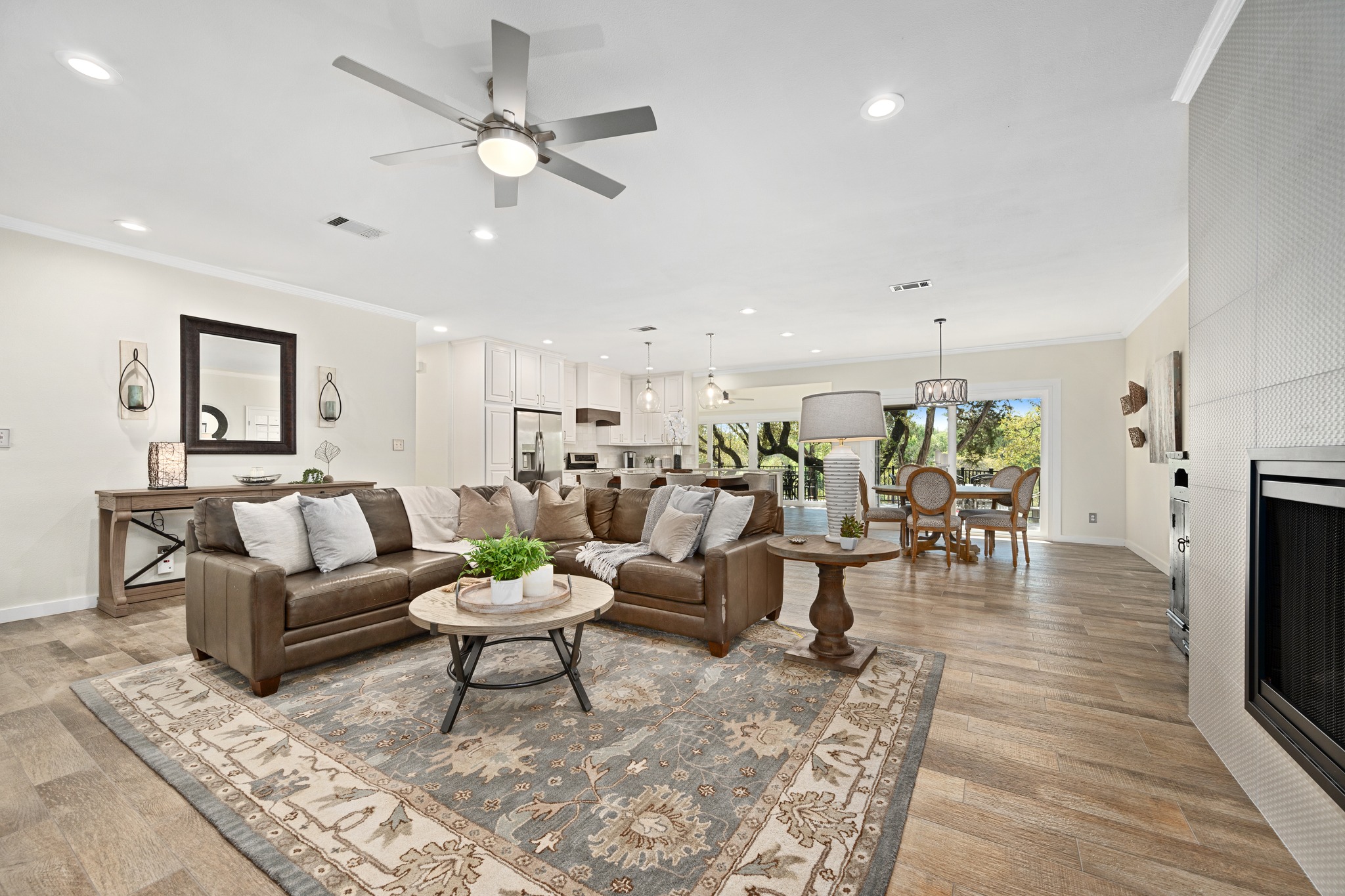 405 Ridgecrest Road Georgetown, TX 78628 - Photo 5 of 40