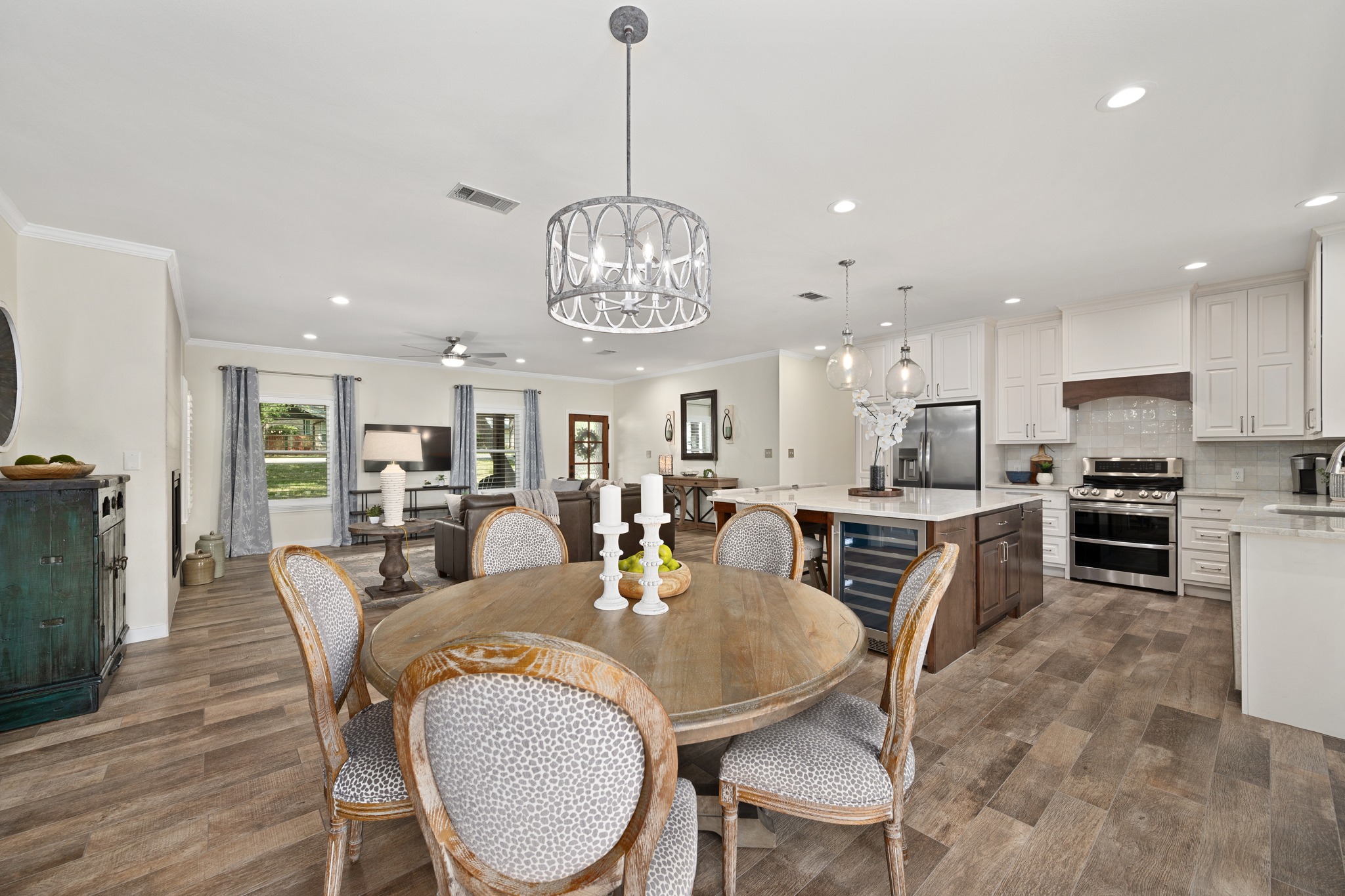 405 Ridgecrest Road Georgetown, TX 78628 - Photo 7 of 40