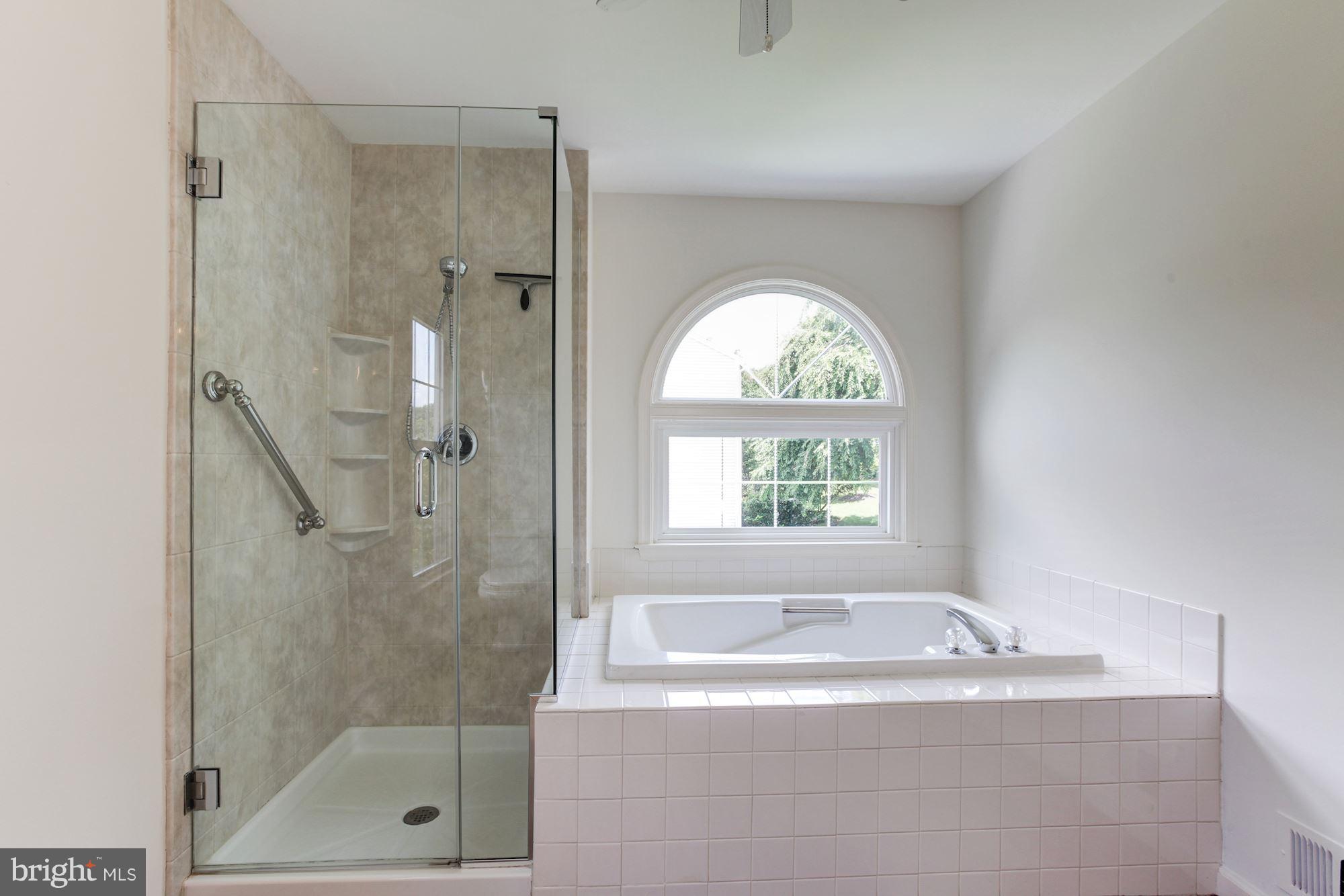 1813 Middlebridge Drive Silver Spring, MD 20906 - Photo 11 of 16 Bath (Master)