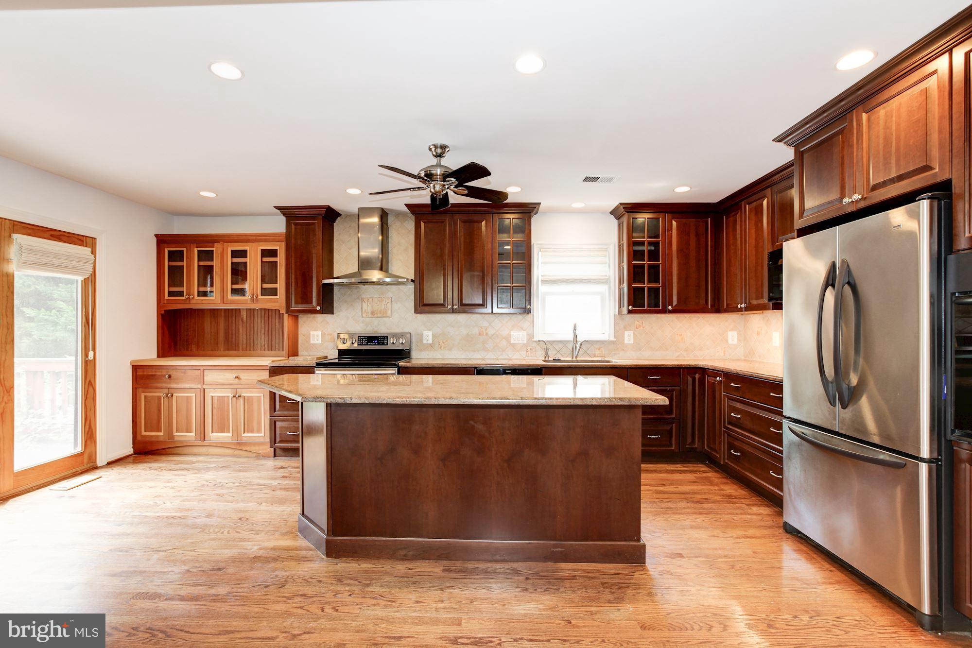 1813 Middlebridge Drive Silver Spring, MD 20906 - Photo 7 of 16 Kitchen